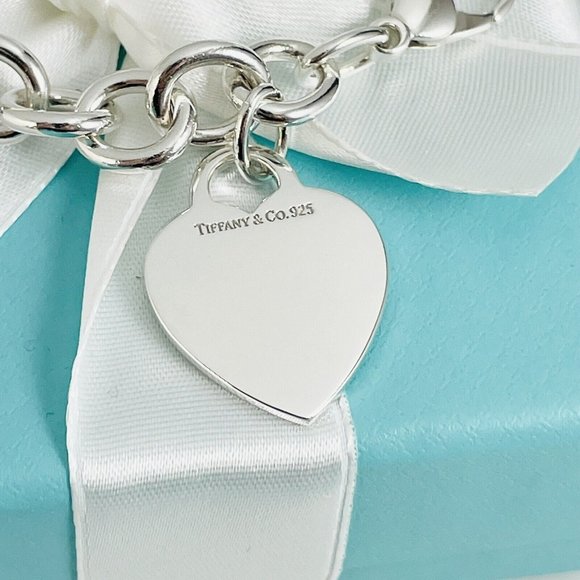 7.5" Tiffany & Co Classic Blank Heart Tag Charm Bracelet in Sterling Silver - Picture 2 of 7